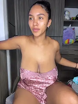 Snapshot of Mia_sweet80 chatting on December 2, 2025, 4:36 am Mia sweet80 online show from December 2, 2025, 4:36 am