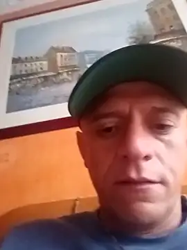 leon8013A online show from September 15, 2025, 11:54 am