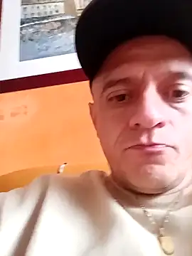 Snapshot of leon8013A chatting on November 11, 2025, 12:55 pm leon8013A online show from November 11, 2025, 12:55 pm