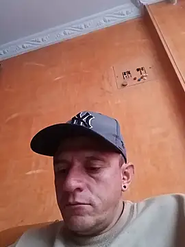 Snapshot of leon8013A chatting on May 28, 2026, 12:00 pm leon8013A online show from May 28, 2026, 12:00 pm