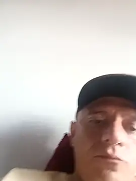 leon8013A online show from November 4, 2025, 12:20 pm