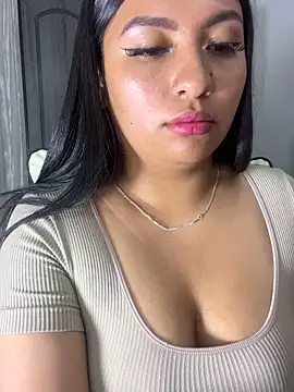 Snapshot of Issa_Santana chatting on September 21, 2025, 7:19 pm Issa Santana online show from September 21, 2025, 7:19 pm