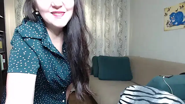 Illusionq online show from November 17, 2025, 8:40 am