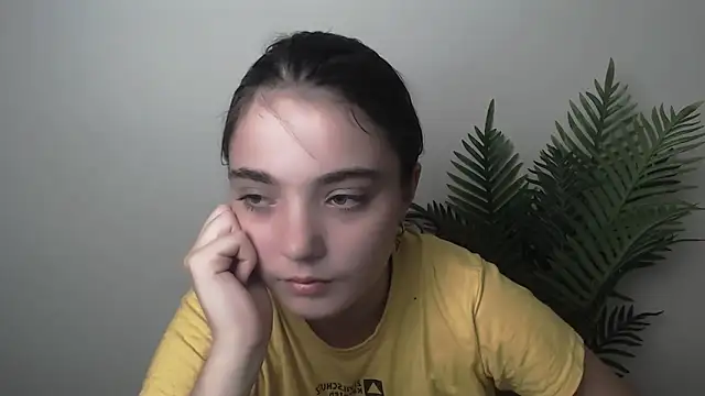 Snapshot of Sun_Shine__ chatting on September 10, 2025, 10:20 pm Sun Shine online show from September 10, 2025, 10:20 pm