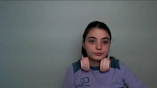 Snapshot of Sun_Shine__ chatting on October 22, 2025, 10:58 am Sun Shine online show from October 22, 2025, 10:58 am