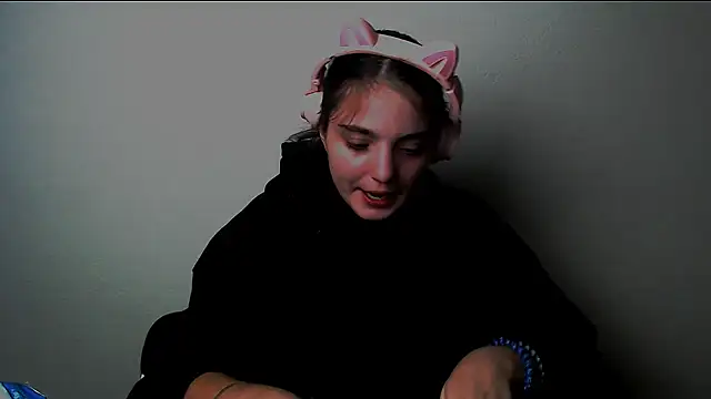 Snapshot of Sun_Shine__ chatting on October 2, 2025, 9:07 pm Sun Shine online show from October 2, 2025, 9:07 pm