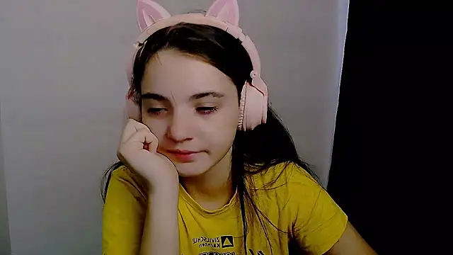 Snapshot of Sun_Shine__ chatting on September 9, 2025, 12:03 pm Sun Shine online show from September 9, 2025, 12:03 pm