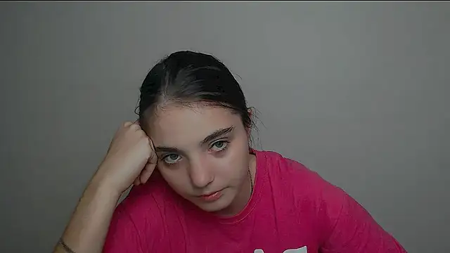 Snapshot of Sun_Shine__ chatting on October 1, 2025, 6:45 pm Sun Shine online show from October 1, 2025, 6:45 pm