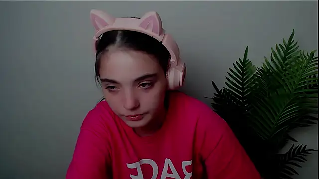 Snapshot of Sun_Shine__ chatting on September 14, 2025, 7:14 pm Sun Shine online show from September 14, 2025, 7:14 pm