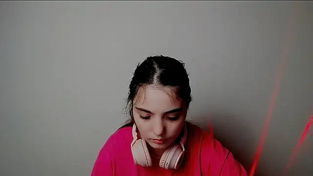 Snapshot of Sun_Shine__ chatting on October 4, 2025, 9:49 pm Sun Shine online show from October 4, 2025, 9:49 pm