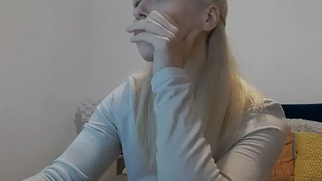 Snapshot of Lika_Soul chatting on November 28, 2025, 4:40 pm Lika Soul online show from November 28, 2025, 4:40 pm