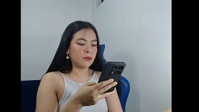 EloiseJun online show from April 6, 2026, 5:52 am