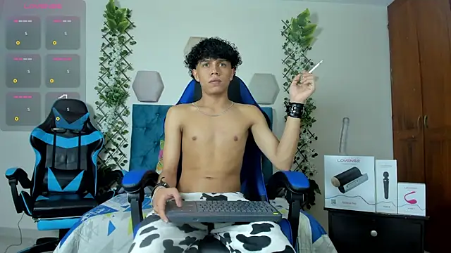 Snapshot of _taylor_black chatting on October 7, 2025, 12:11 am taylor black online show from October 7, 2025, 12:11 am