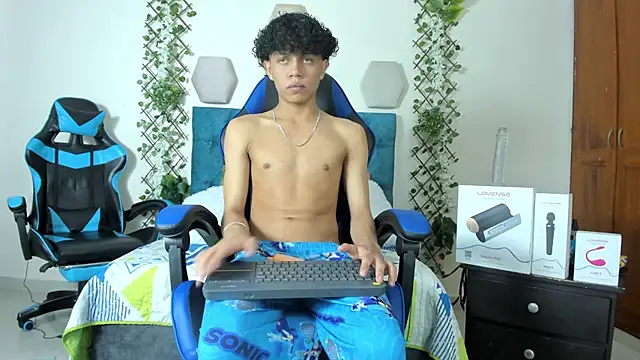 Snapshot of _taylor_black chatting on October 8, 2025, 10:54 pm taylor black online show from October 8, 2025, 10:54 pm