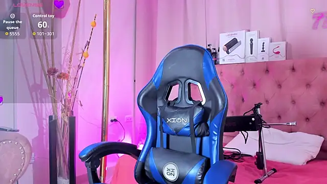 Snapshot of _taylor_black chatting on April 2, 2026, 8:48 pm taylor black online show from April 2, 2026, 8:48 pm