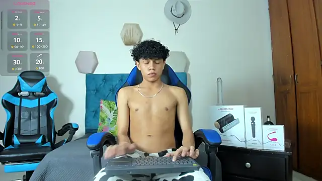 Snapshot of _taylor_black chatting on September 22, 2025, 11:33 pm taylor black online show from September 22, 2025, 11:33 pm