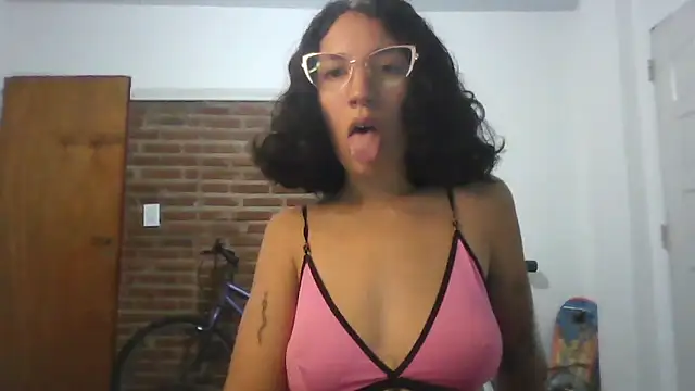 loliporomero online show from January 6, 2026, 1:42 am