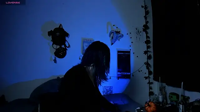 kattusauruss online show from November 8, 2025, 12:25 am