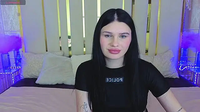 Neyla Charm online show from November 9, 2025, 2:21 pm