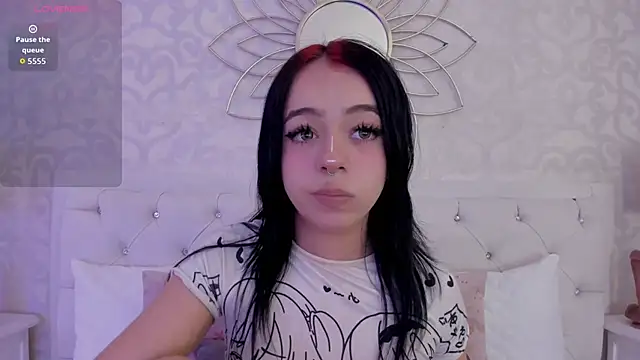 Snapshot of Cassie66_ chatting on October 22, 2025, 3:50 am Cassie66 online show from October 22, 2025, 3:50 am