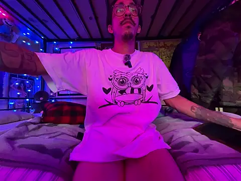 Snapshot of bigdickkane300 chatting on July 25, 2026, 2:30 am bigdickkane300 online show from July 25, 2026, 2:30 am