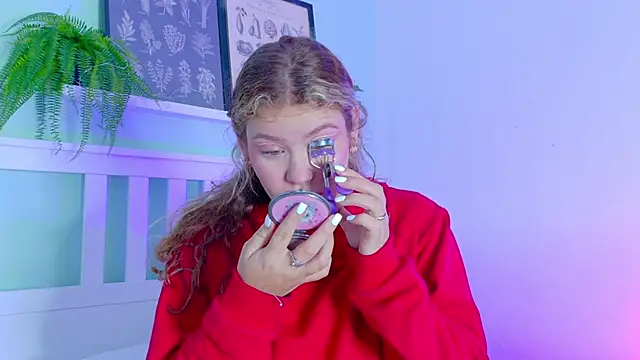 BelaMiller  online show from November 13, 2025, 11:47 am