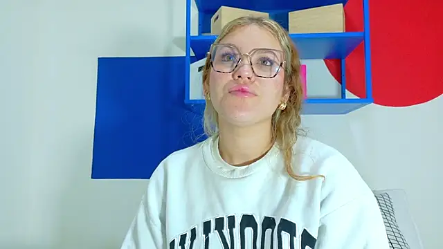 Snapshot of BelaMiller_ chatting on October 13, 2025, 11:56 am BelaMiller online show from October 13, 2025, 11:56 am