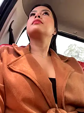 Snapshot of CrisMarulanda chatting on November 5, 2025, 4:54 pm CrisMarulanda online show from November 5, 2025, 4:54 pm