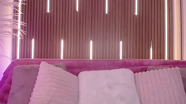 Snapshot of MylaDreams chatting on November 26, 2025, 3:17 am MylaDreams online show from November 26, 2025, 3:17 am