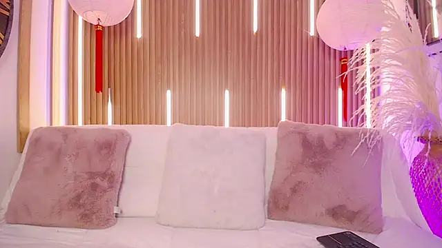 MylaDreams online show from January 7, 2026, 4:06 am