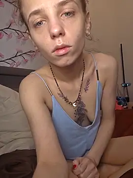 Snapshot of Little_evil00 chatting on September 24, 2025, 8:37 pm Little evil00 online show from September 24, 2025, 8:37 pm