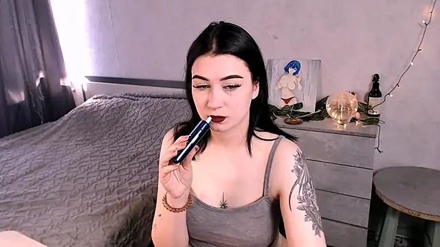 Snapshot of Katie_Kiss chatting on April 2, 2026, 7:37 am Katie Kiss online show from April 2, 2026, 7:37 am