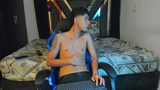 Snapshot of Gomez_c_ chatting on March 4, 2026, 10:01 am Gomez c online show from March 4, 2026, 10:01 am