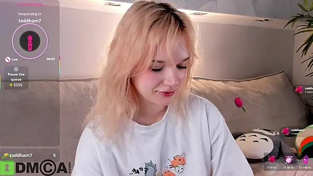 Molly Platt online show from March 18, 2026, 9:12 am