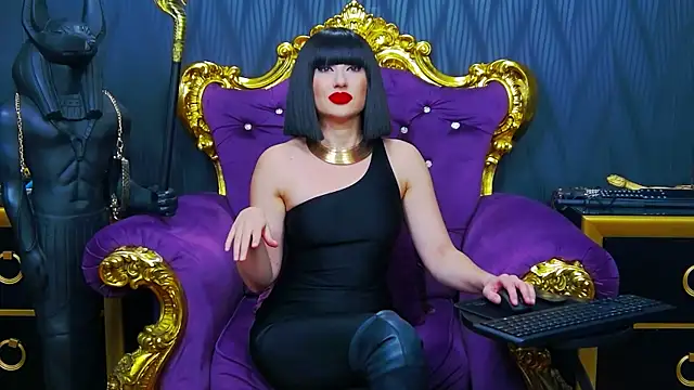 Snapshot of LaraMaeve chatting on November 21, 2025, 5:50 am LaraMaeve online show from November 21, 2025, 5:50 am