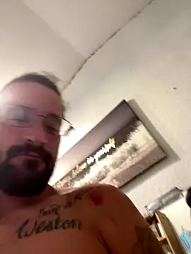 Snapshot of Lilbig_24 chatting on October 13, 2025, 5:31 am Lilbig 24 online show from October 13, 2025, 5:31 am