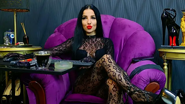 Snapshot of VivianReeve chatting on October 24, 2025, 6:01 am VivianReeve online show from October 24, 2025, 6:01 am