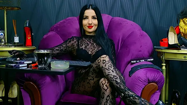 Snapshot of VivianReeve chatting on June 15, 2026, 12:16 pm VivianReeve online show from June 15, 2026, 12:16 pm