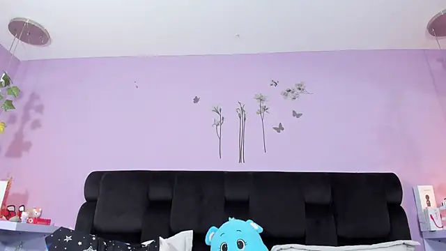 KendallWings online show from November 14, 2025, 12:20 pm