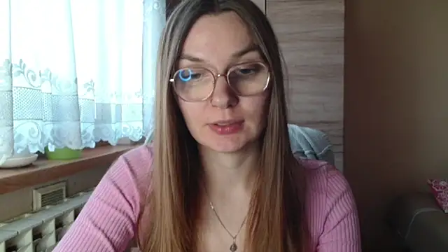 Snapshot of LooveELLYx chatting on November 19, 2025, 2:39 pm LooveELLYx online show from November 19, 2025, 2:39 pm