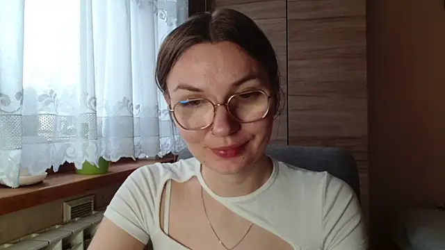 Snapshot of LooveELLYx chatting on November 17, 2025, 7:34 am LooveELLYx online show from November 17, 2025, 7:34 am