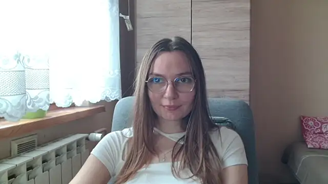 Snapshot of LooveELLYx chatting on November 12, 2025, 8:29 am LooveELLYx online show from November 12, 2025, 8:29 am