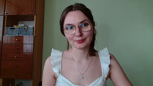 Snapshot of LooveELLYx chatting on October 22, 2025, 1:32 pm LooveELLYx online show from October 22, 2025, 1:32 pm