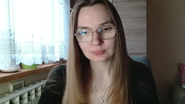 Snapshot of LooveELLYx chatting on December 5, 2025, 7:29 am LooveELLYx online show from December 5, 2025, 7:29 am