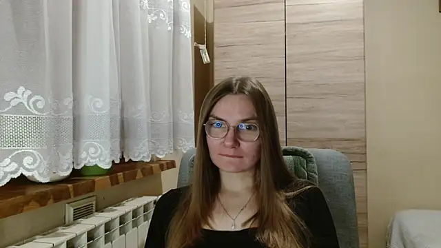 Snapshot of LooveELLYx chatting on November 21, 2025, 5:28 am LooveELLYx online show from November 21, 2025, 5:28 am