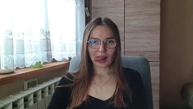 Snapshot of LooveELLYx chatting on November 10, 2025, 7:35 am LooveELLYx online show from November 10, 2025, 7:35 am