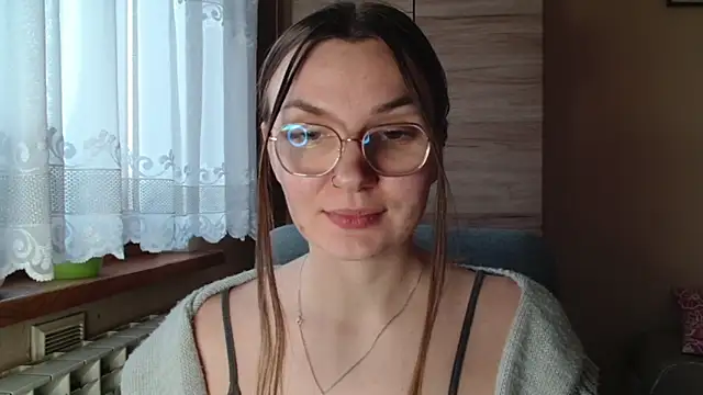 Snapshot of LooveELLYx chatting on December 18, 2025, 2:32 pm LooveELLYx online show from December 18, 2025, 2:32 pm