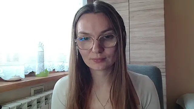 Snapshot of LooveELLYx chatting on November 13, 2025, 7:45 am LooveELLYx online show from November 13, 2025, 7:45 am