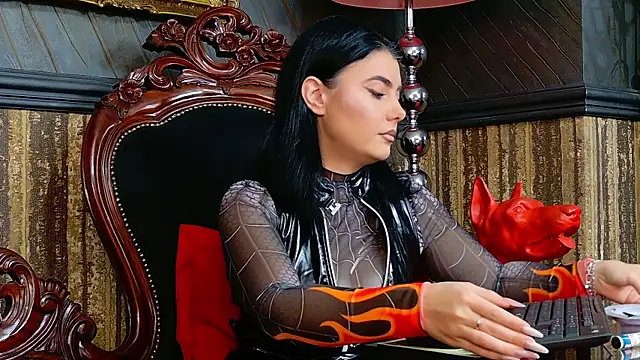 Snapshot of MistressEly chatting on October 31, 2025, 1:19 pm MistressEly online show from October 31, 2025, 1:19 pm