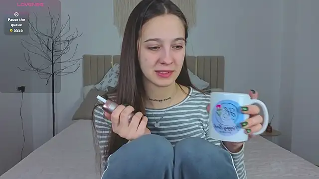 Snapshot of Little_cherryy__ chatting on November 20, 2025, 7:31 am Little cherryy online show from November 20, 2025, 7:31 am